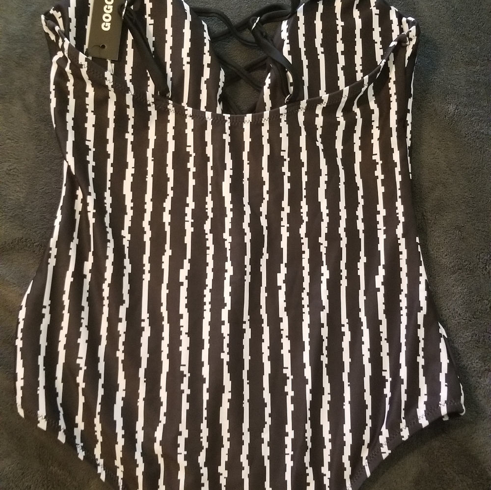 Swimsuit - Picture 2 of 3